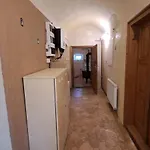 Venkovsky Dum Na Kraji Vsi *