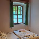 Venkovsky Dum Na Kraji Vsi